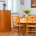 Family Corner 스리마