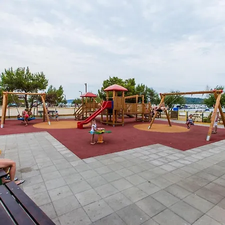 Apartament Family Corner Srima