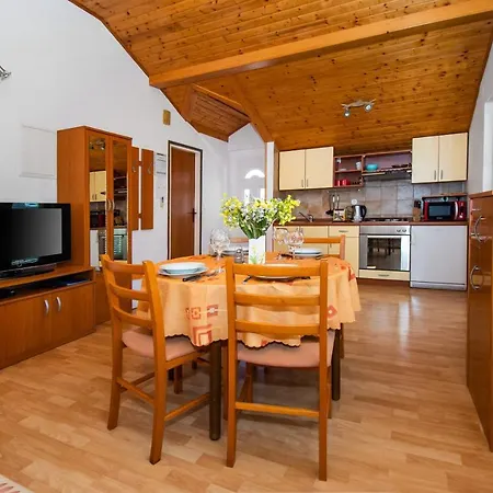 Apartament Family Corner Srima