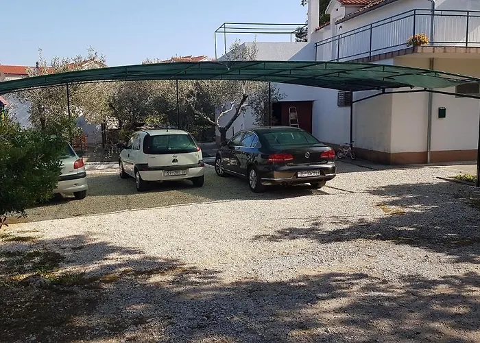 Apartman Family Corner Srima