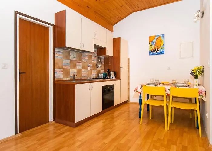 Apartman Family Corner Srima