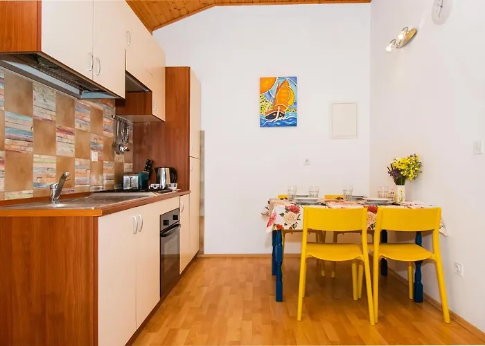 Apartman Family Corner Srima