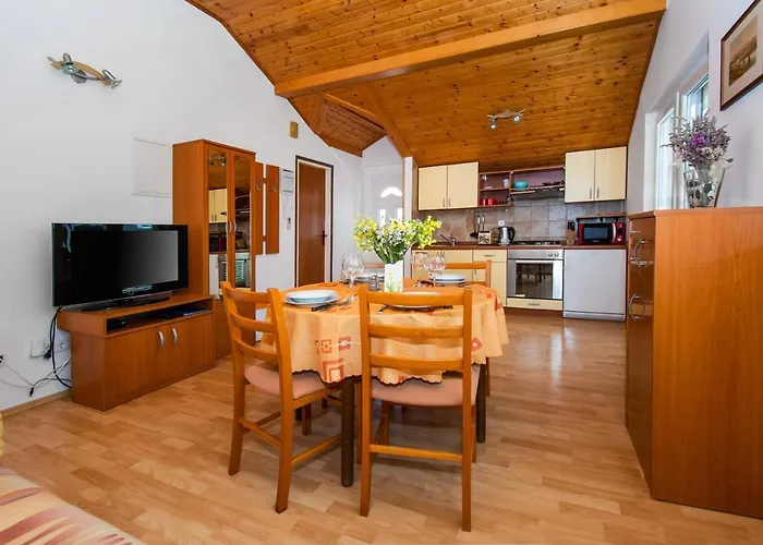 Apartman Family Corner Srima